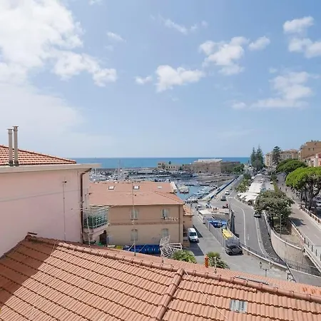 Sea View - 2 Bedrooms Apartment *