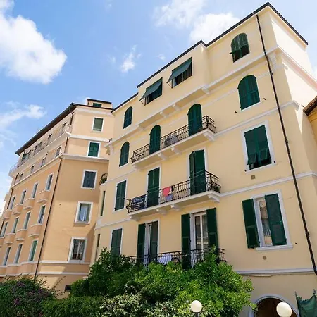 Sea View - 2 Bedrooms Sanremo