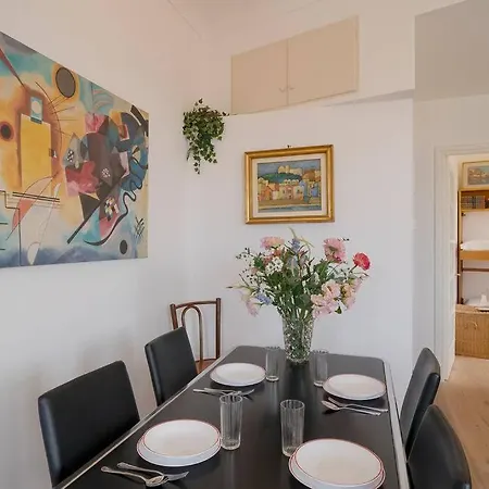 Sea View - 2 Bedrooms *