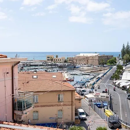 Sea View - 2 Bedrooms *